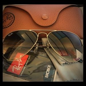 Ray-Ban Gold Aviator Sunglasses